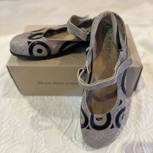 Naot Women's Mary Jane Flats - Black and Cream